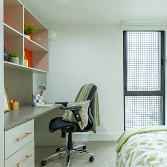 Premium En Suite - Image 4